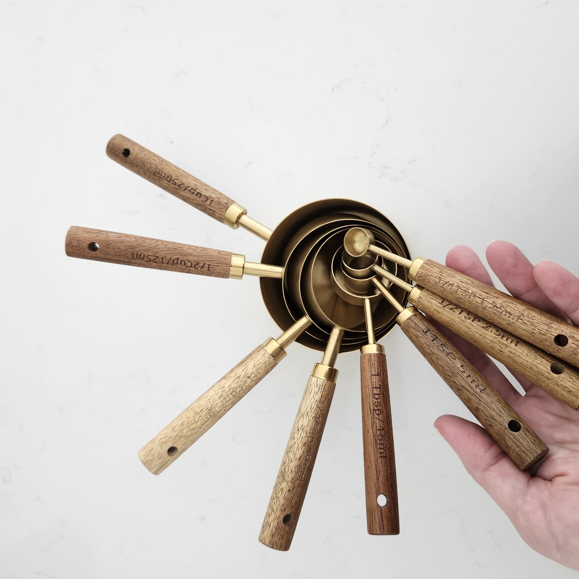 Ensemble de tasses et cuillères à mesurer