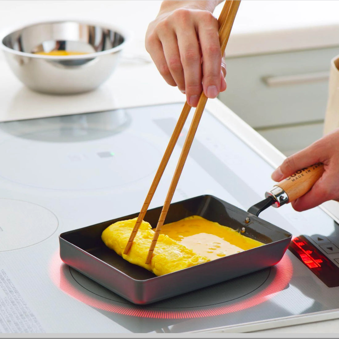 Yoshikawa Cook-Pal Ren Tamagoyaki Omelet / Egg Pan (Medium)– Carbon Steel | Made in Japan